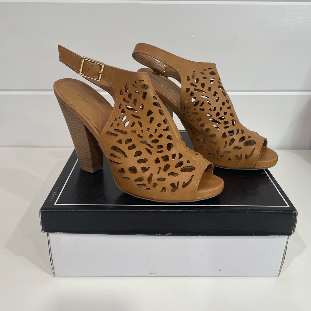 Qupid Elegant Tan Women's Heeled Sandals